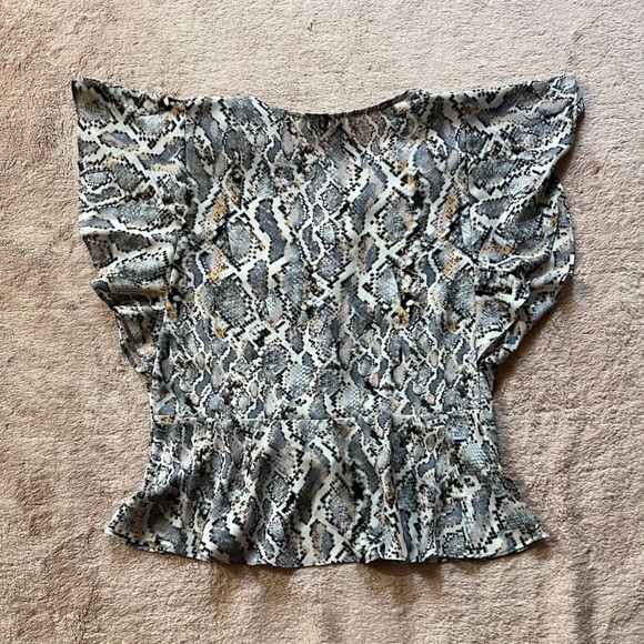 Vince Camuto Women's Tie-Front Snake Print Top Blouse, Gray Size XSmall - Picture 6 of 7